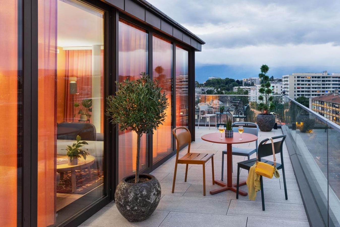 Stay Kooook Geneva City - Online Check In New Opening ภายนอก รูปภาพ